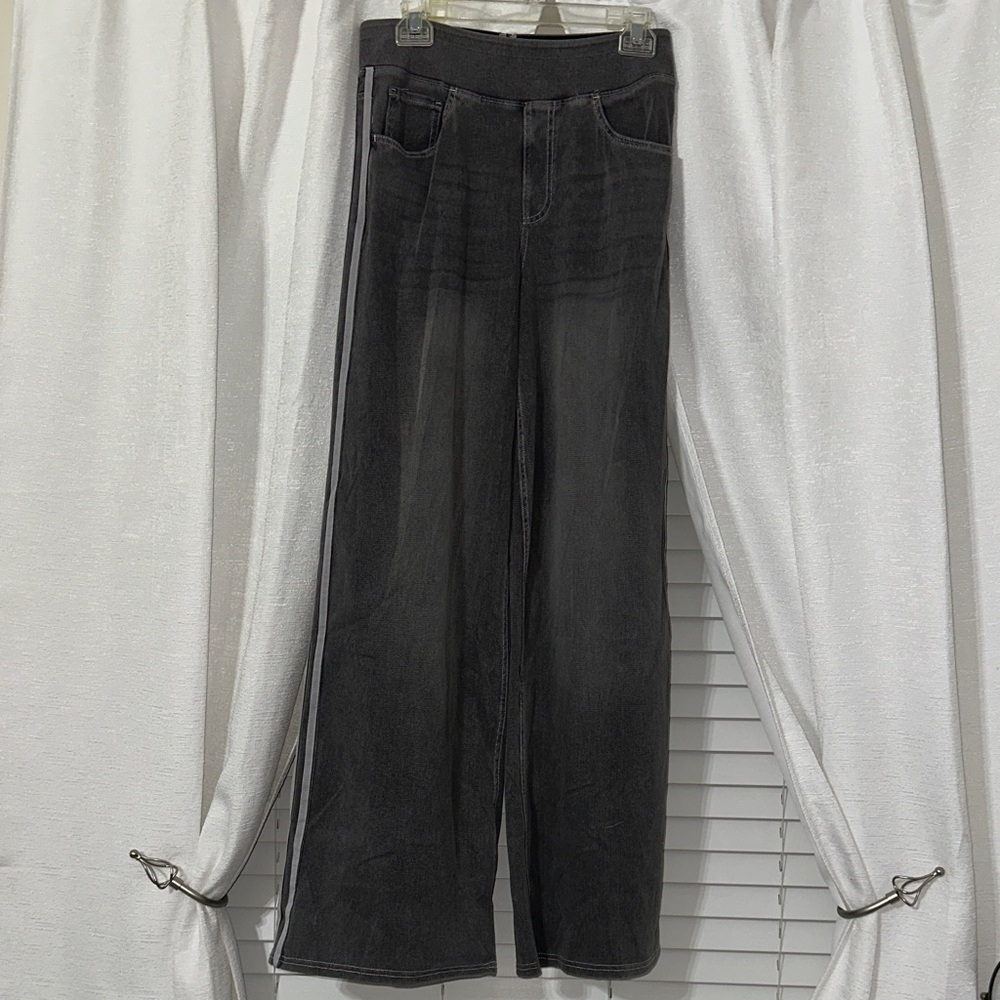 Halara dark gray jeans with stripes medium reg